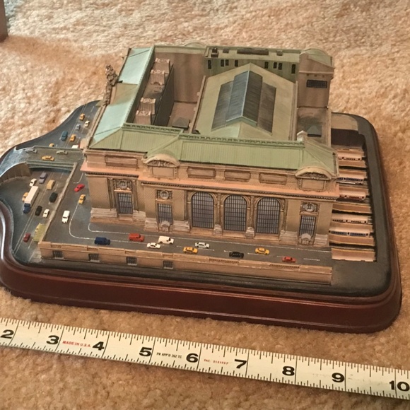 Danbury Mint Grand Central Terminal Figurine - Picture 4 of 11